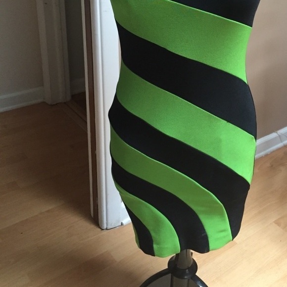 Fitted mini dress - Picture 2 of 2